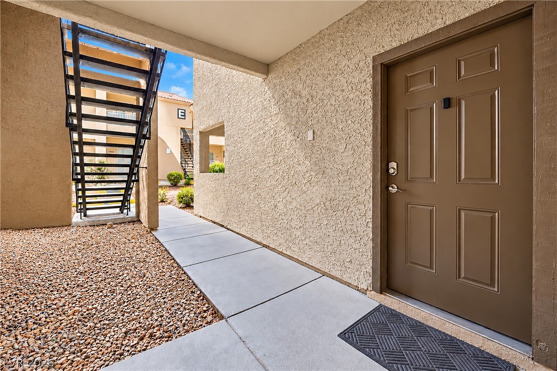 4200 South Valley View Boulevard 1095