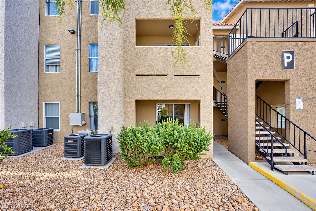 4200 South Valley View Boulevard 1095