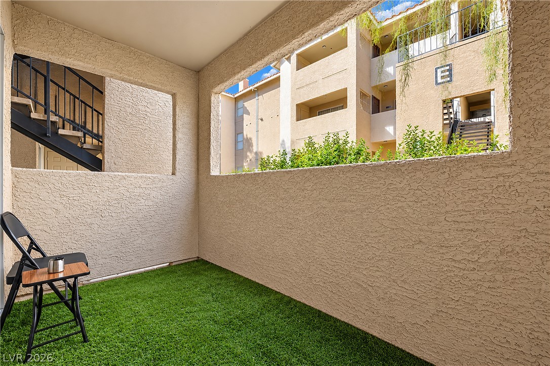 4200 South Valley View Boulevard 1095