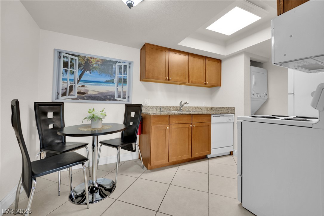 4200 South Valley View Boulevard 1095