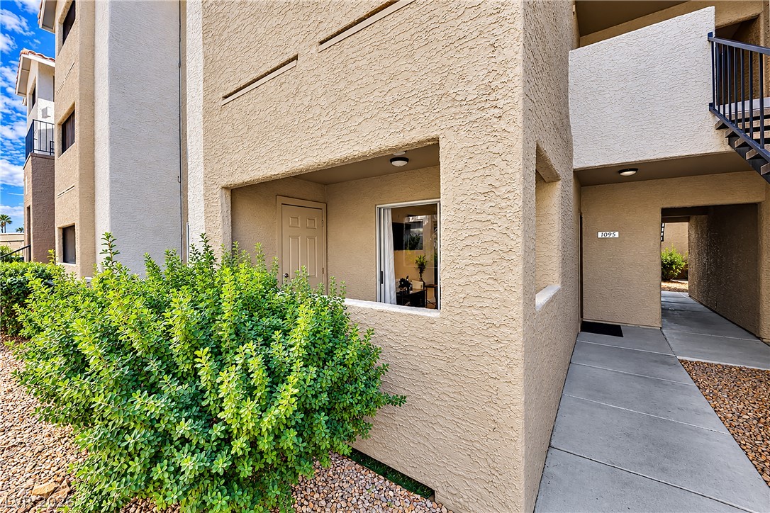 4200 South Valley View Boulevard 1095