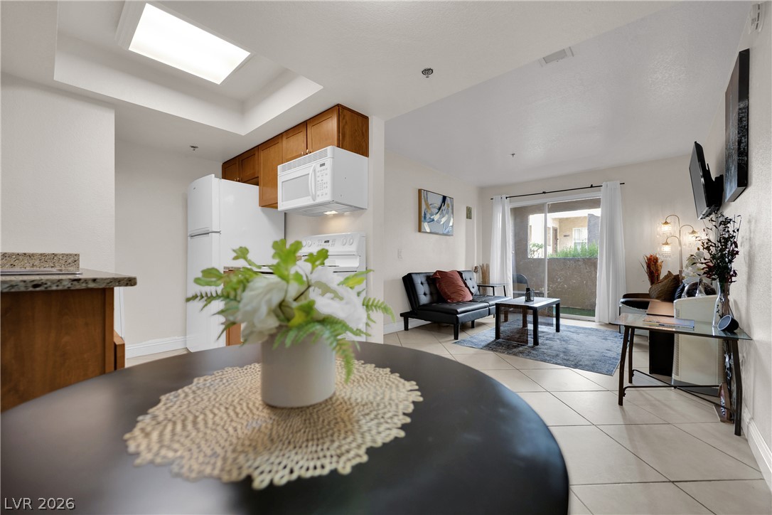 4200 South Valley View Boulevard 1095