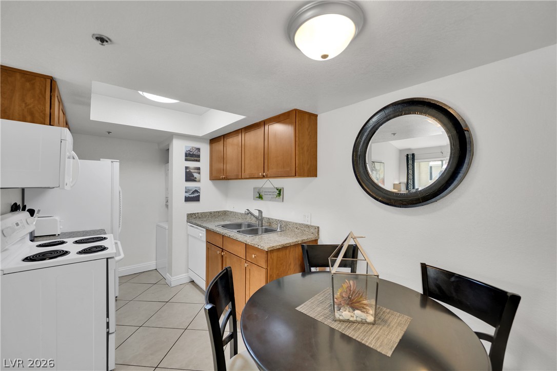 4200 South Valley View Boulevard 3084