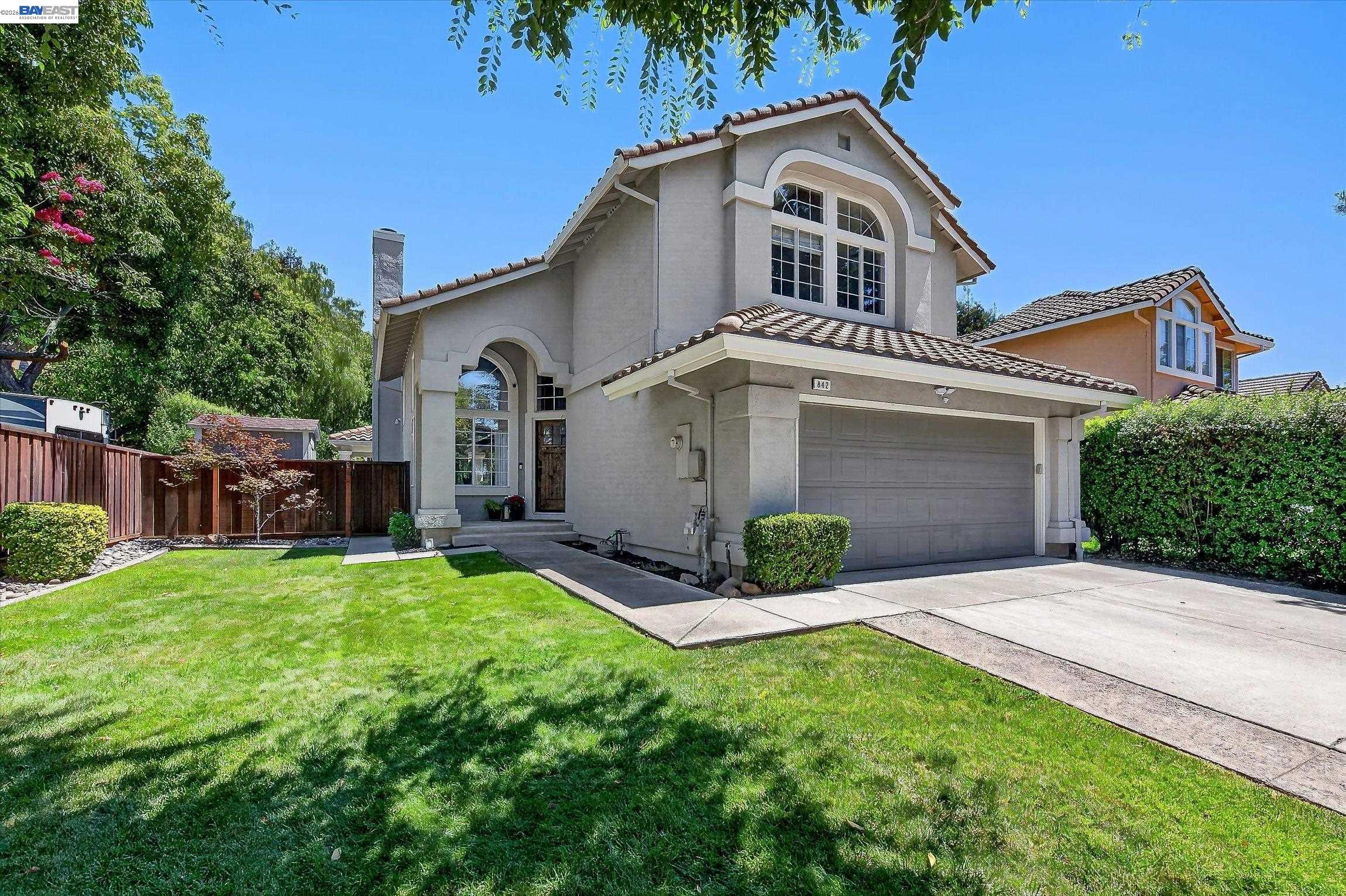 842 Loyola Way