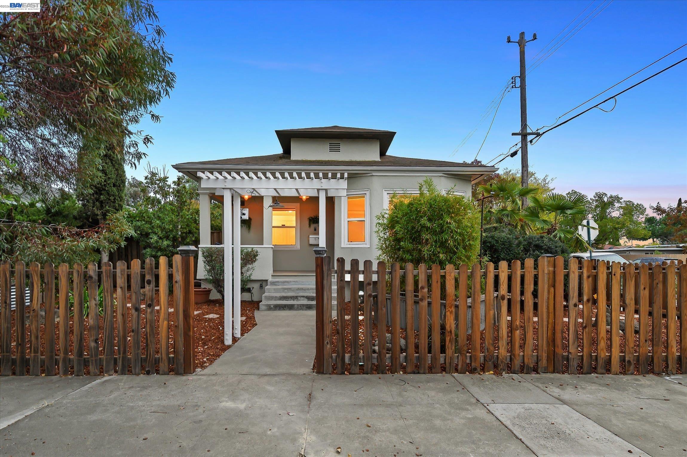 1713 Elm St