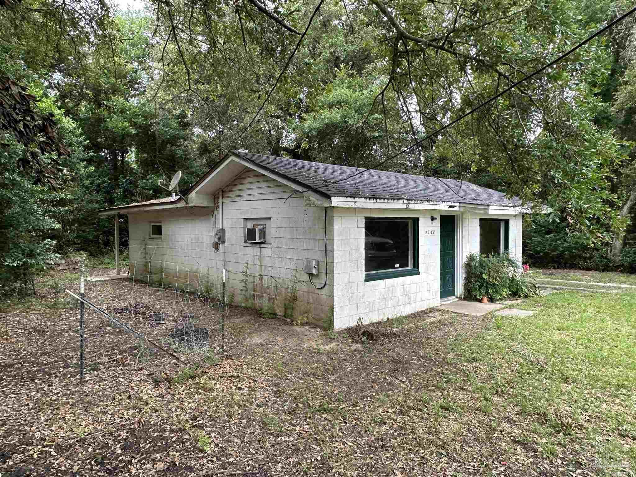 2047 Hollywood Ave