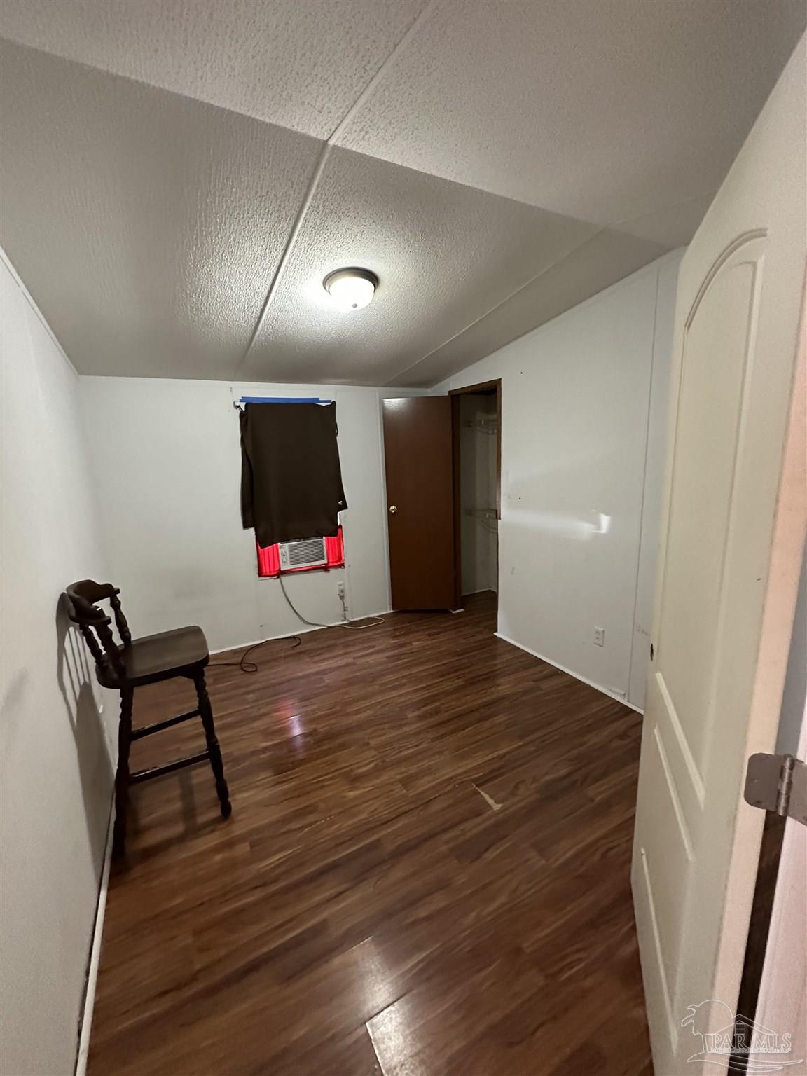33 Domitilla St
