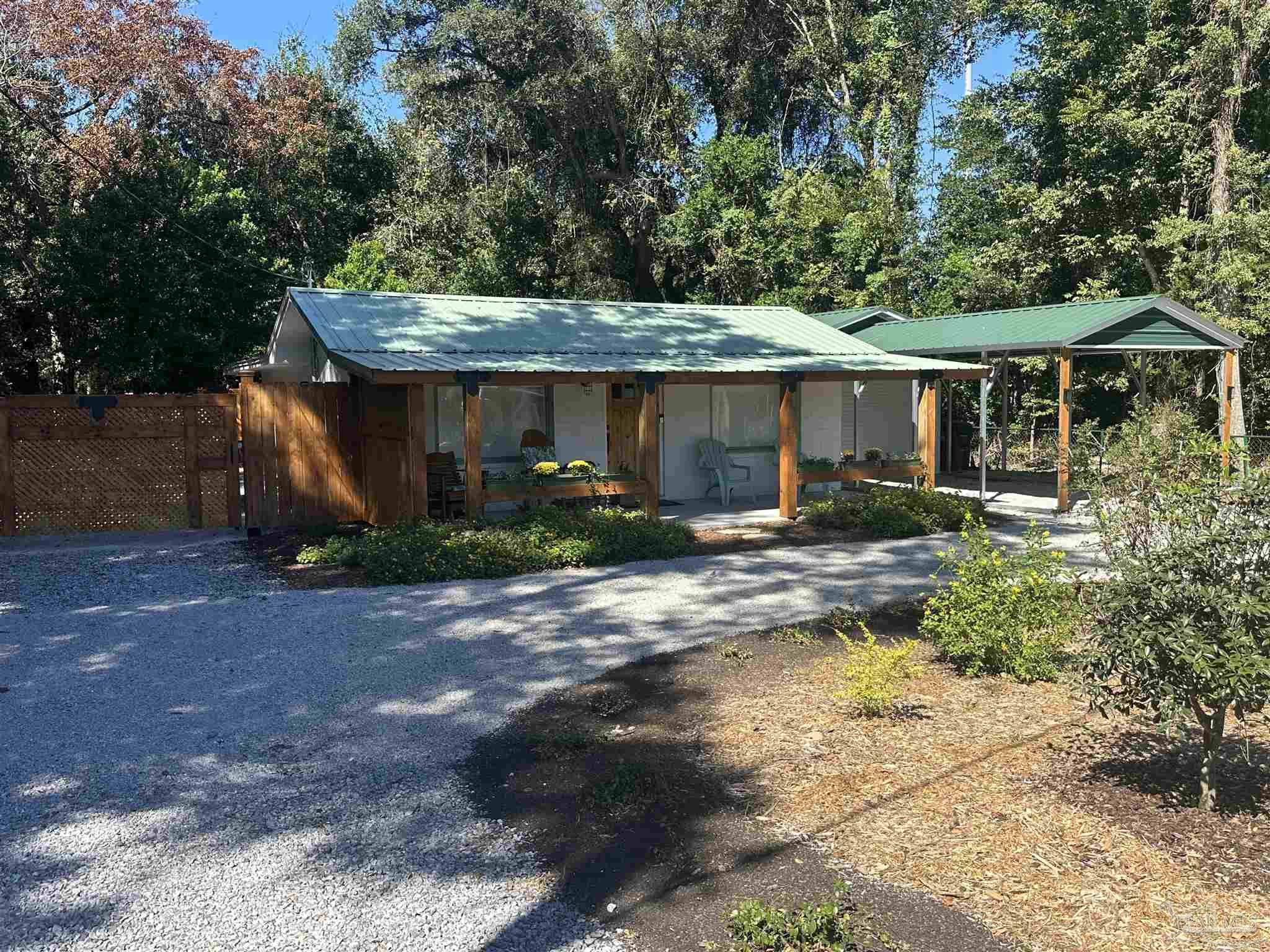 2047 Hollywood Ave