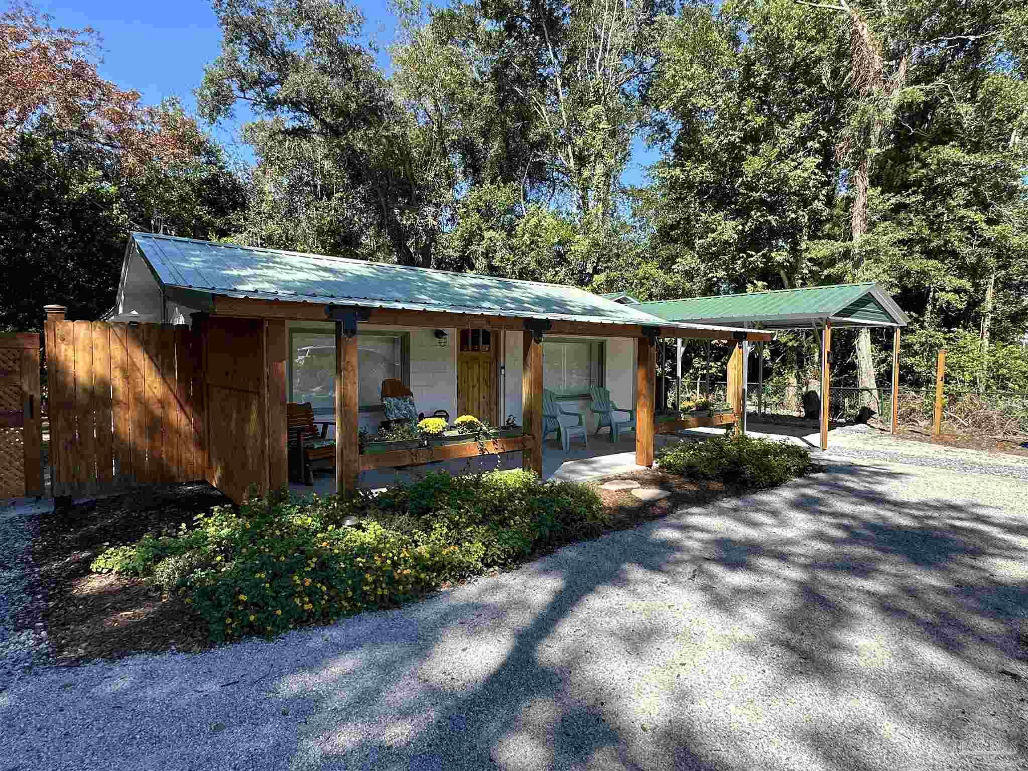 2047 Hollywood Ave