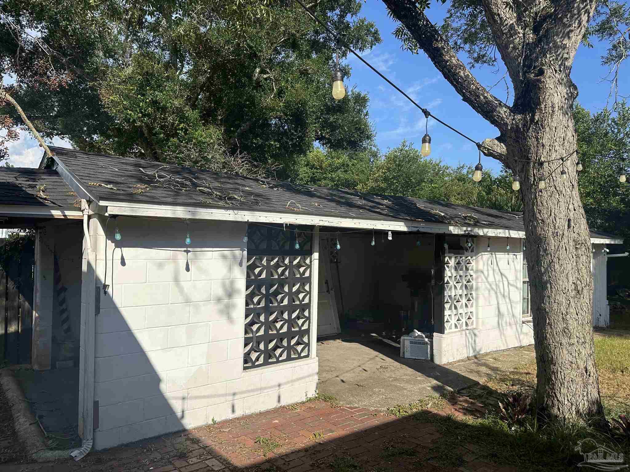 1423 Wisteria Ave