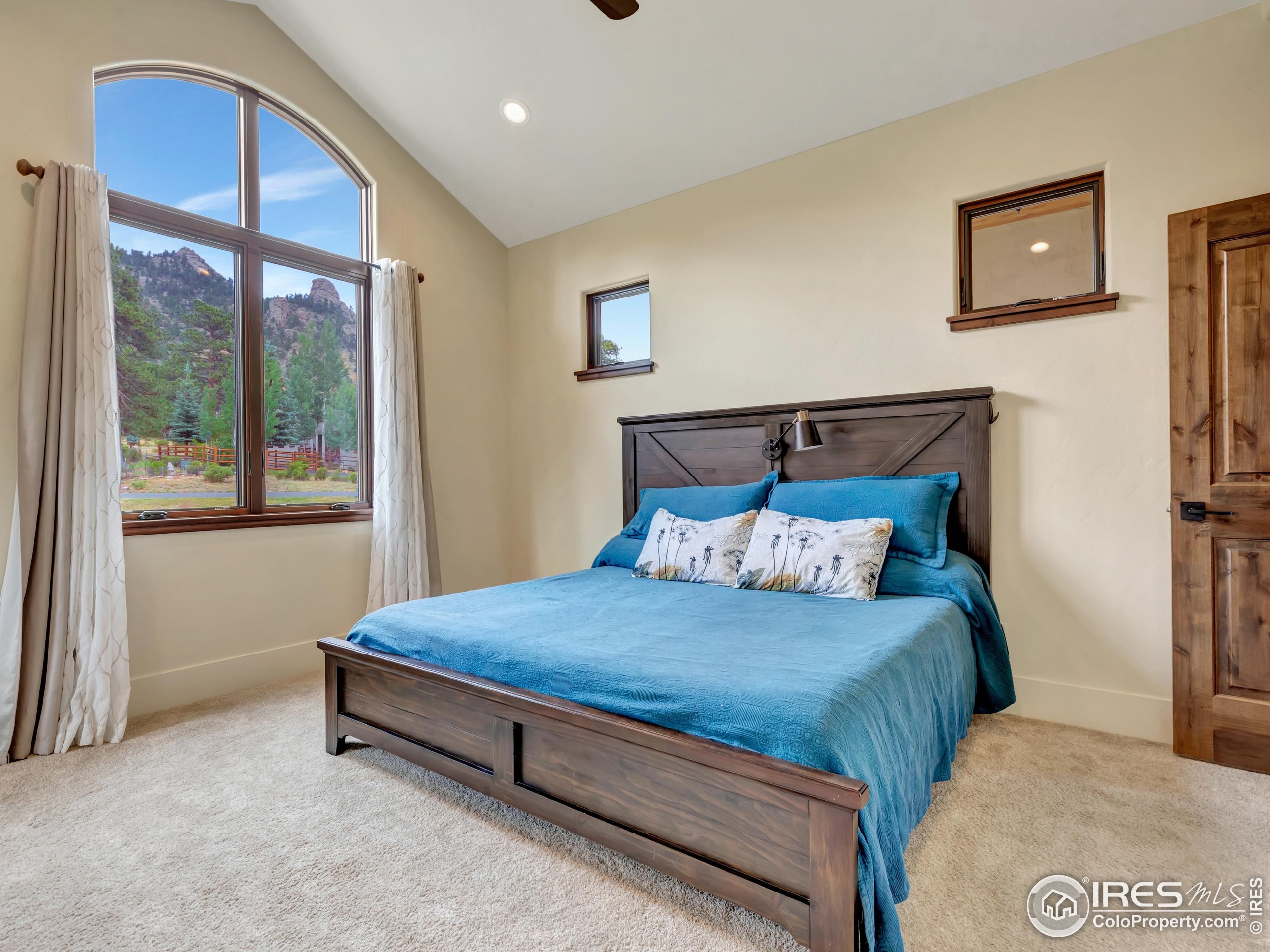 410 Pawnee Ln