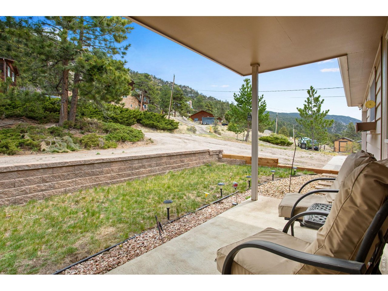 108 Meadowview Dr