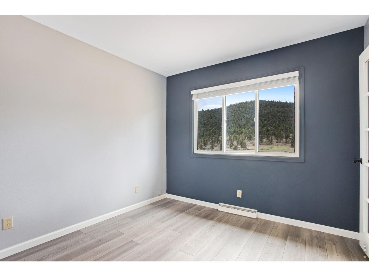 108 Meadowview Dr