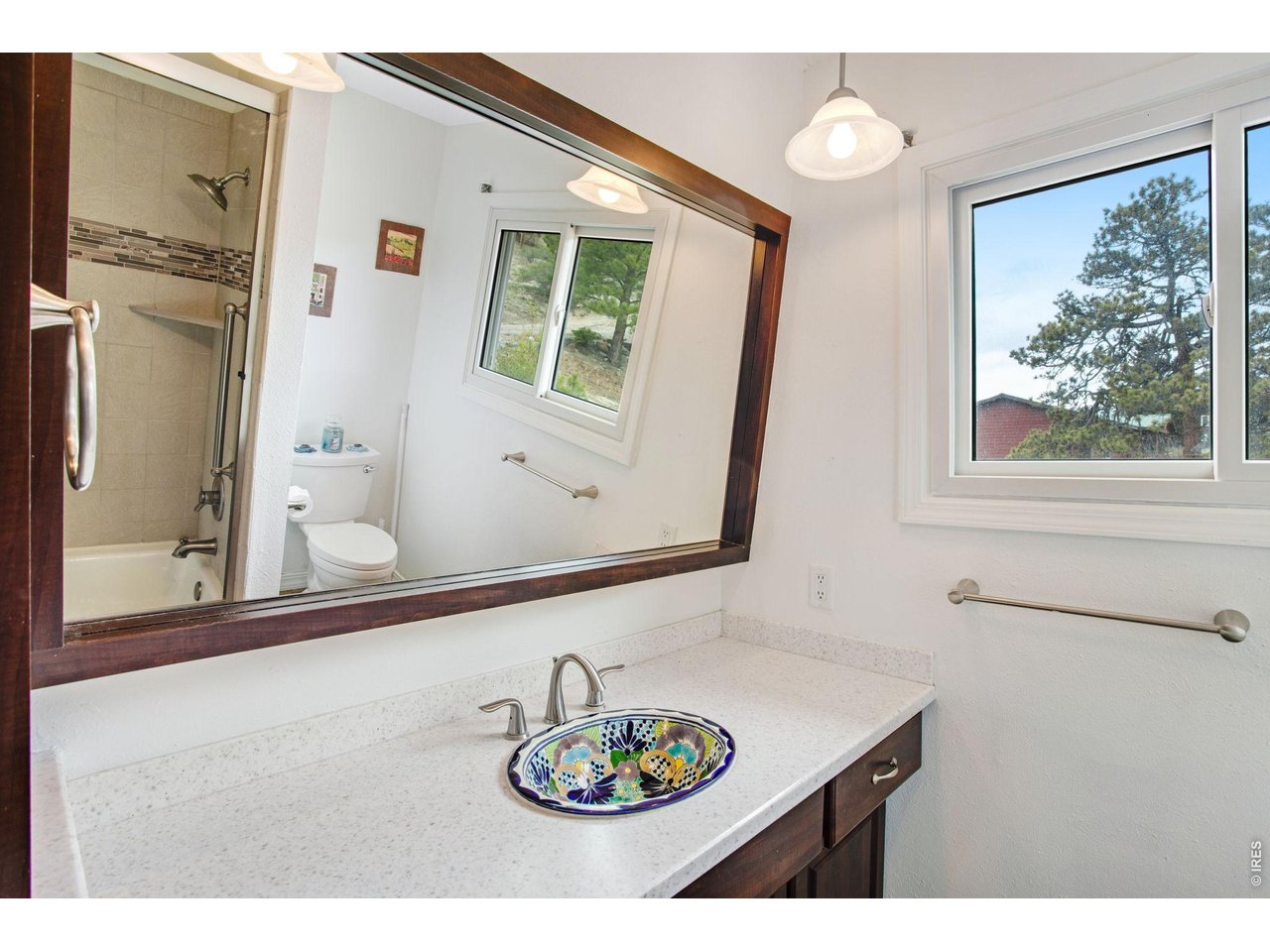 108 Meadowview Dr