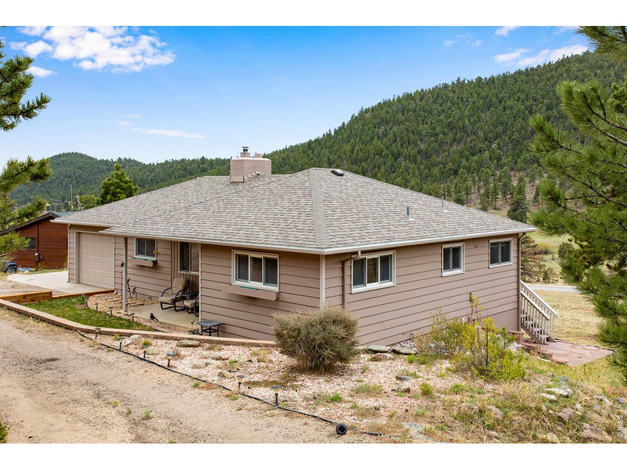 108 Meadowview Dr