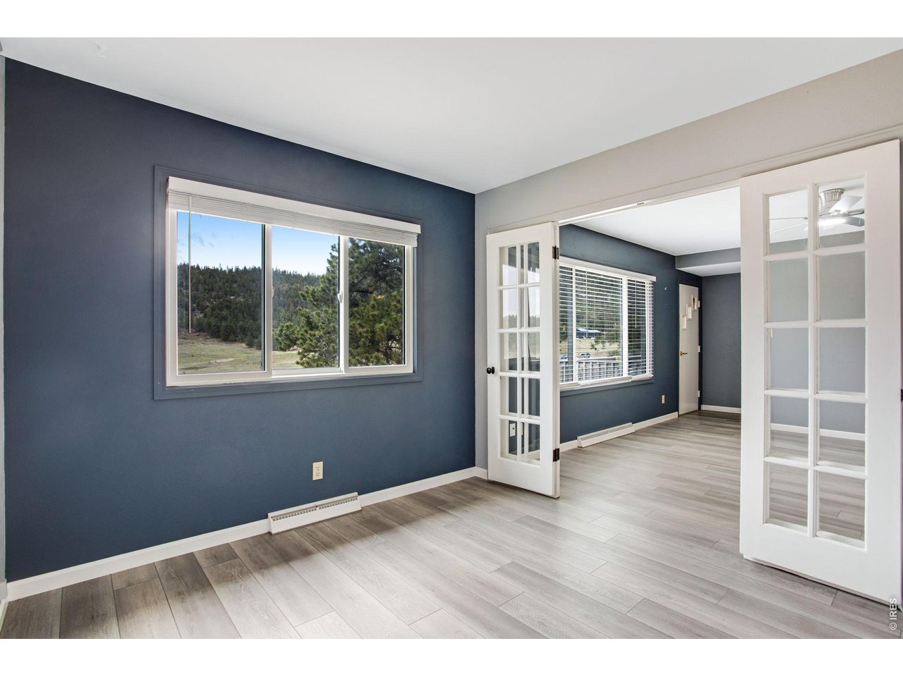 108 Meadowview Dr