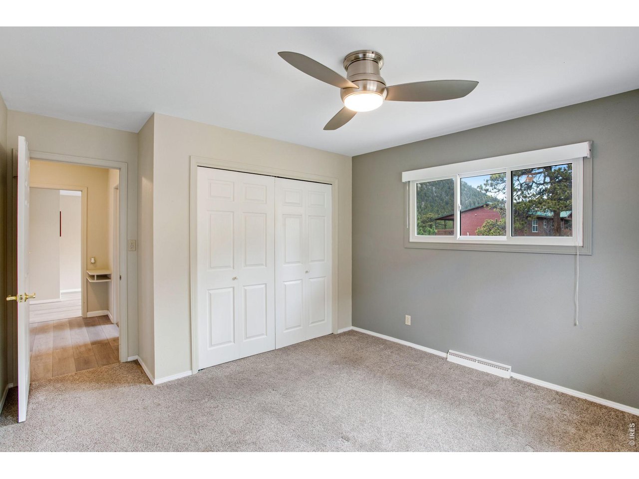 108 Meadowview Dr