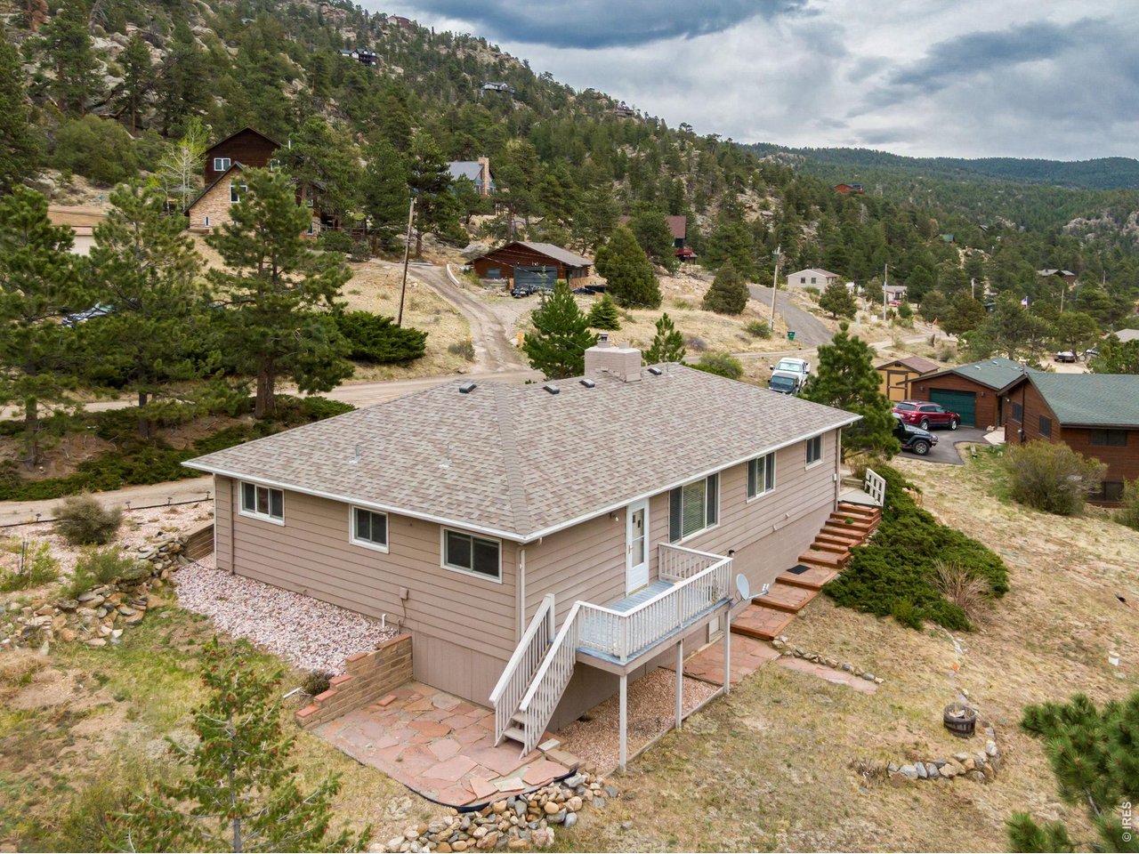 108 Meadowview Dr