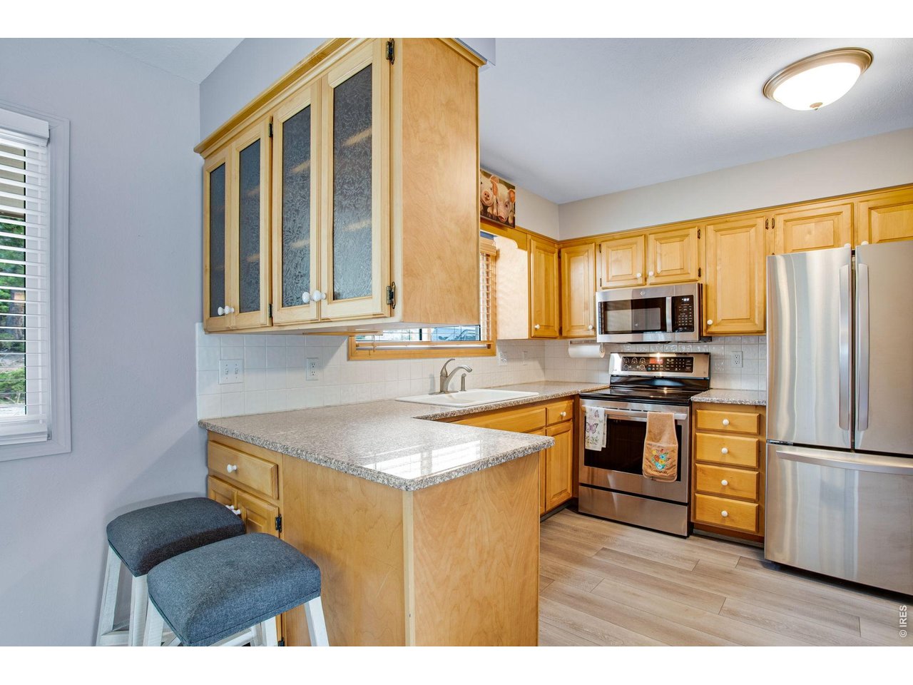 108 Meadowview Dr