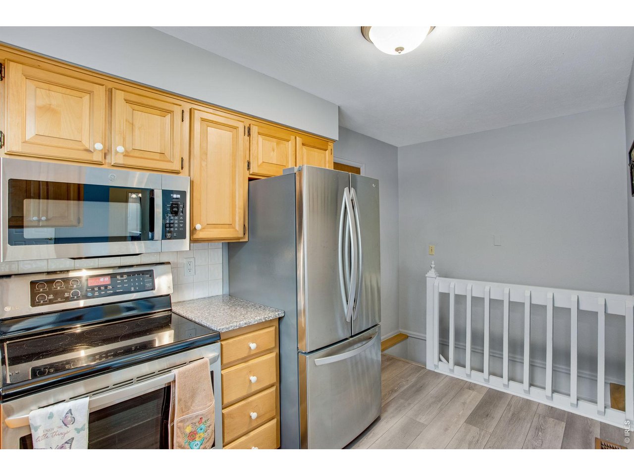 108 Meadowview Dr