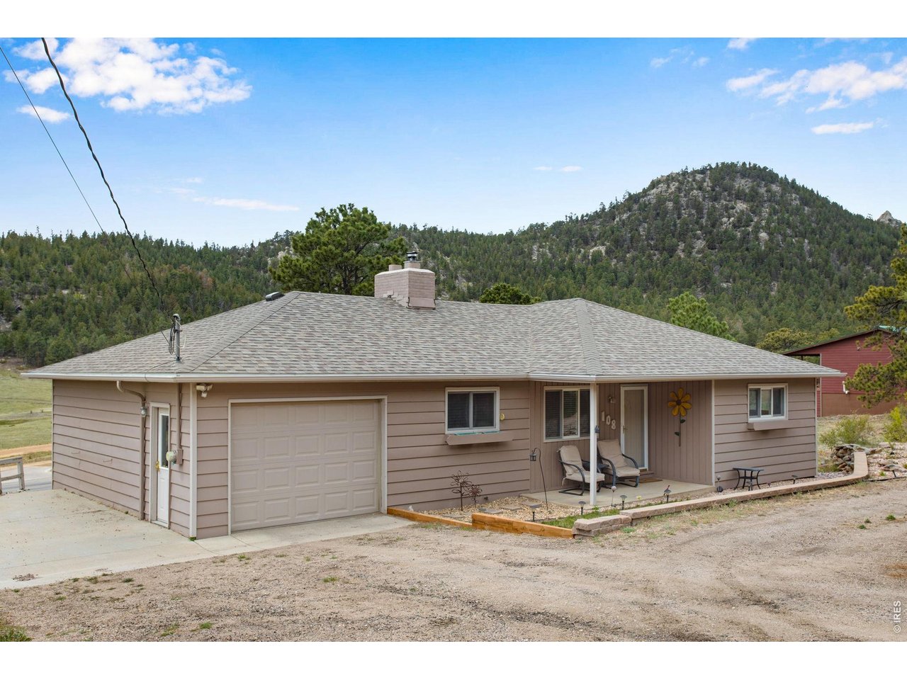 108 Meadowview Dr