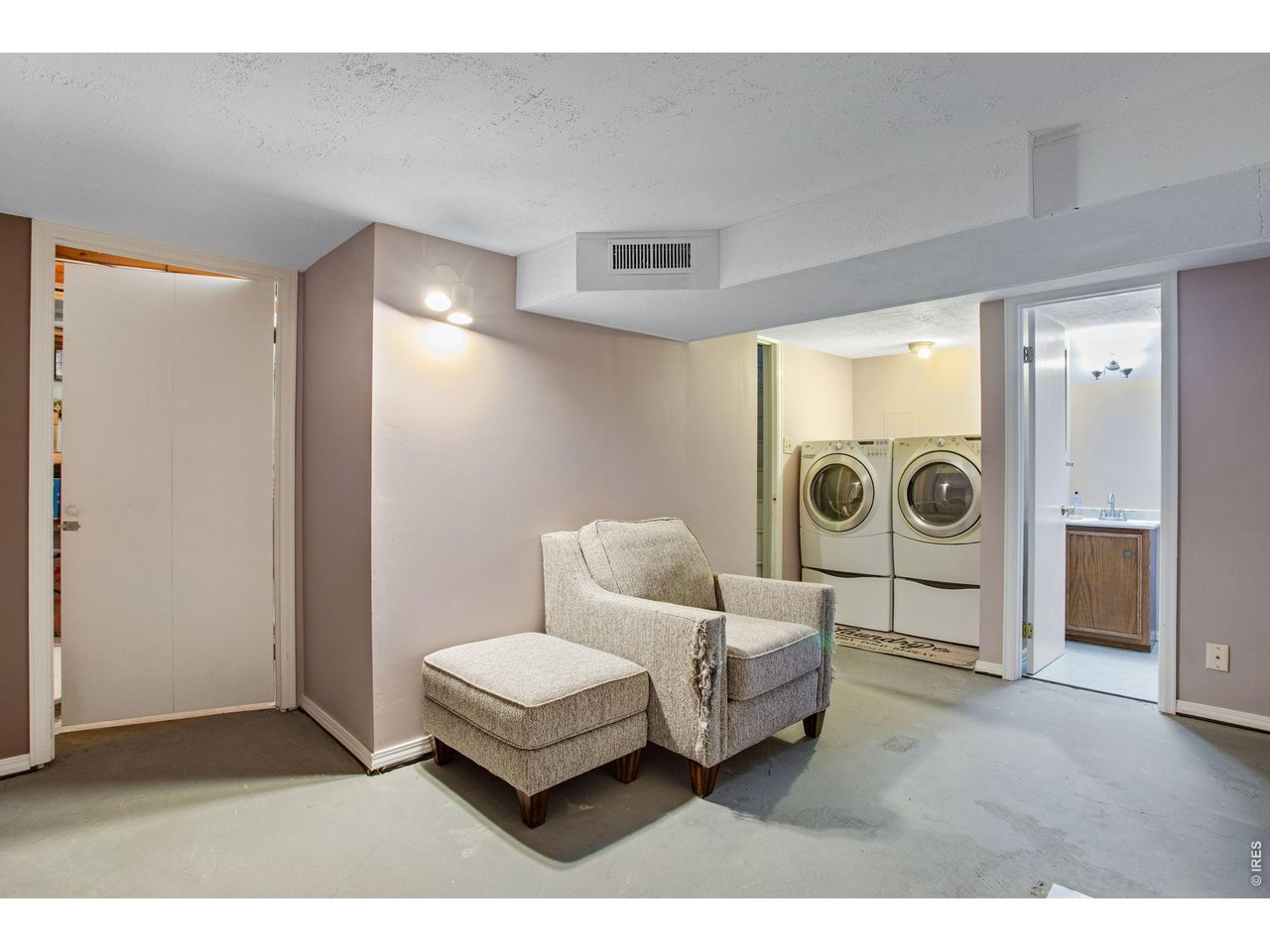108 Meadowview Dr