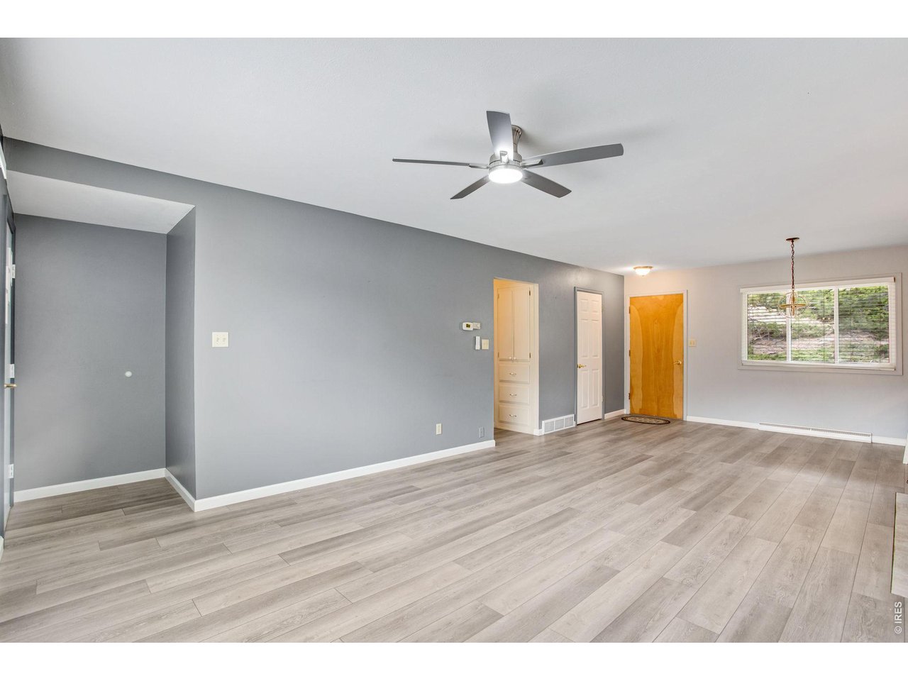 108 Meadowview Dr