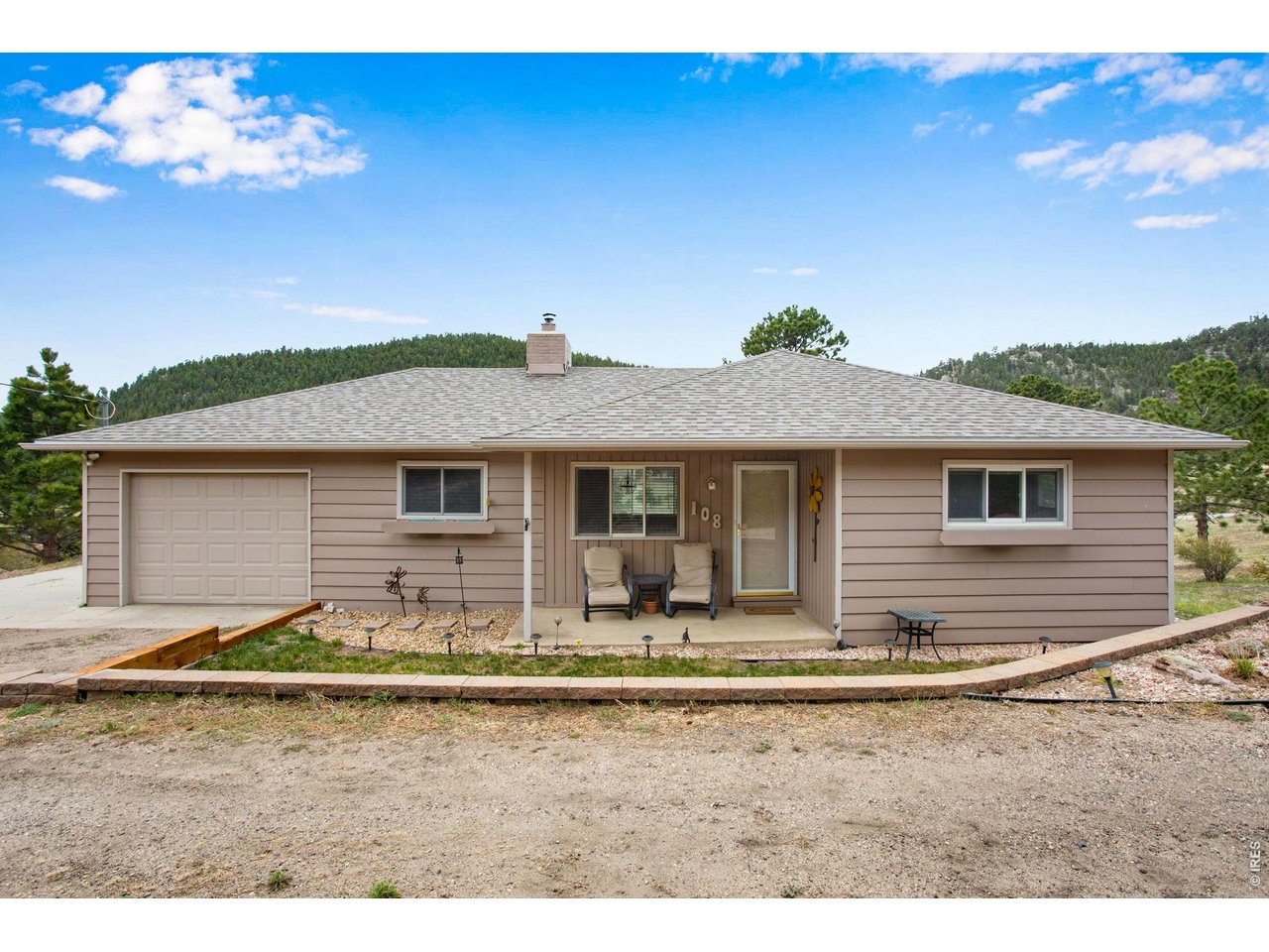 108 Meadowview Dr