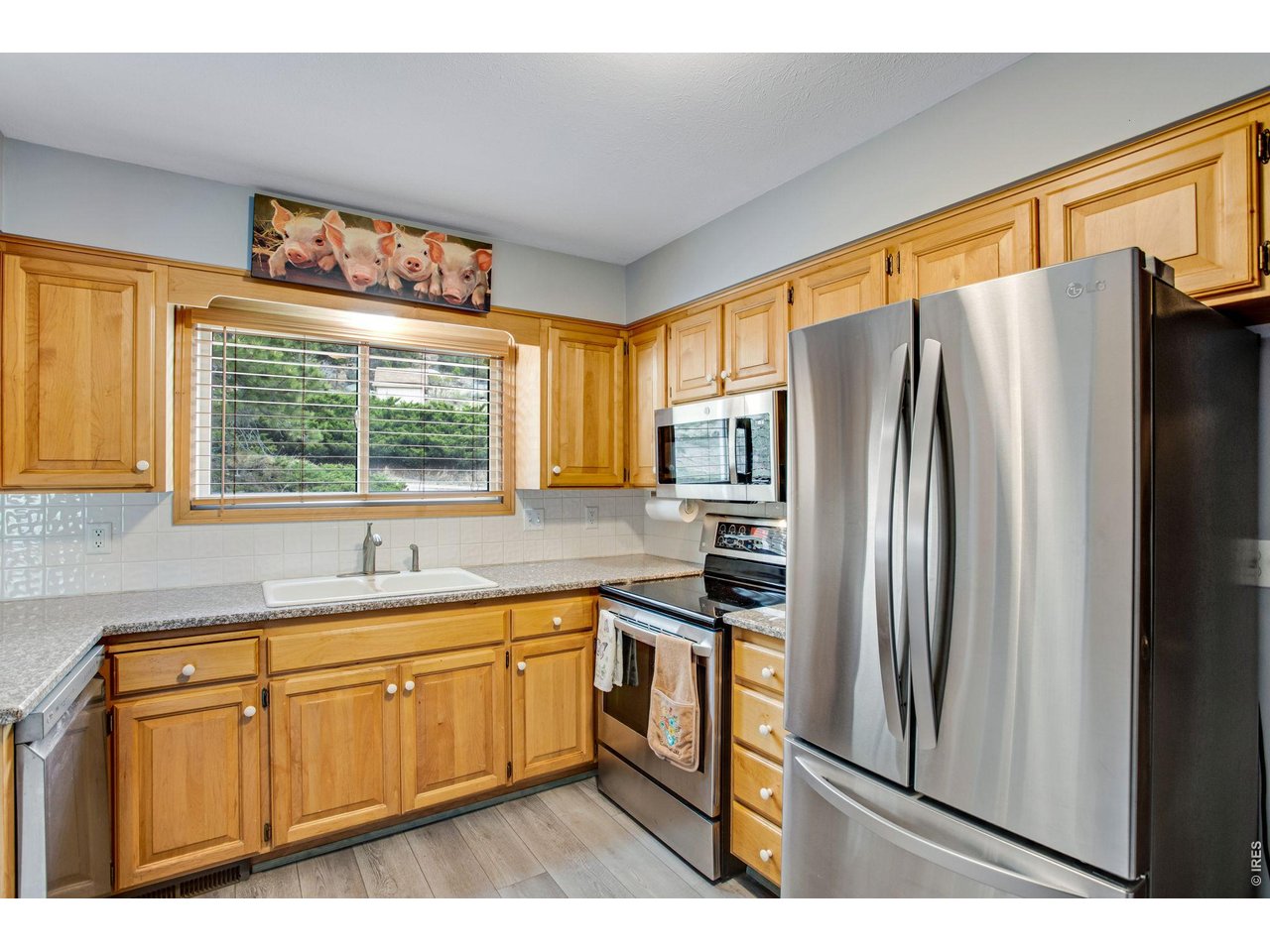 108 Meadowview Dr