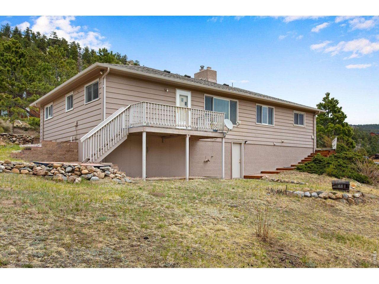 108 Meadowview Dr