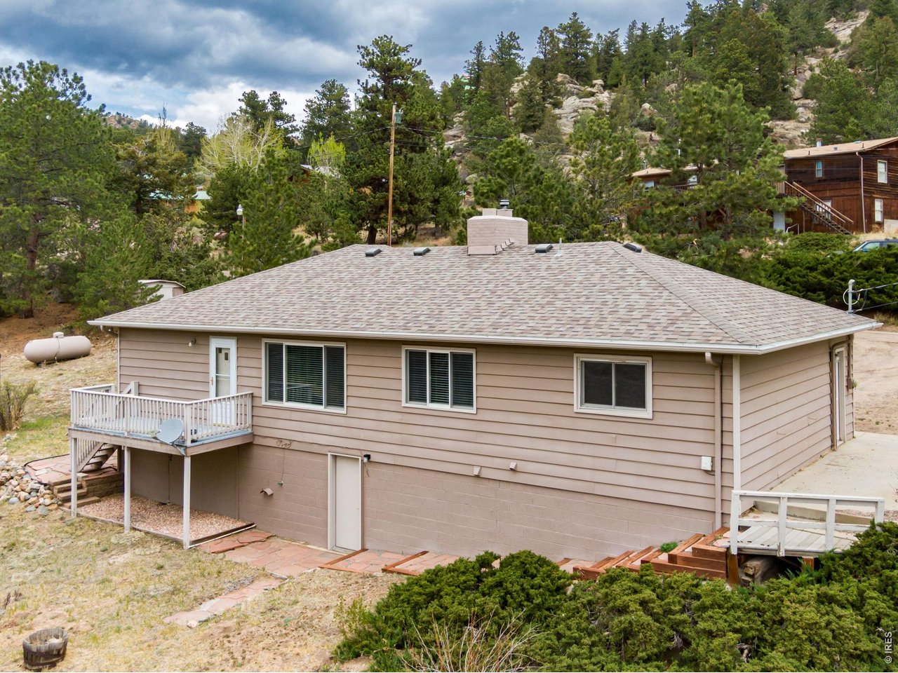 108 Meadowview Dr