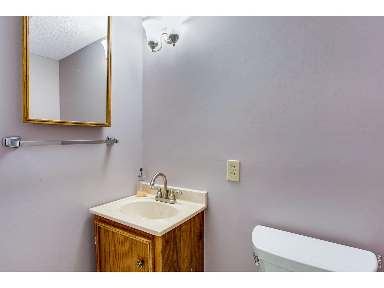 108 Meadowview Dr