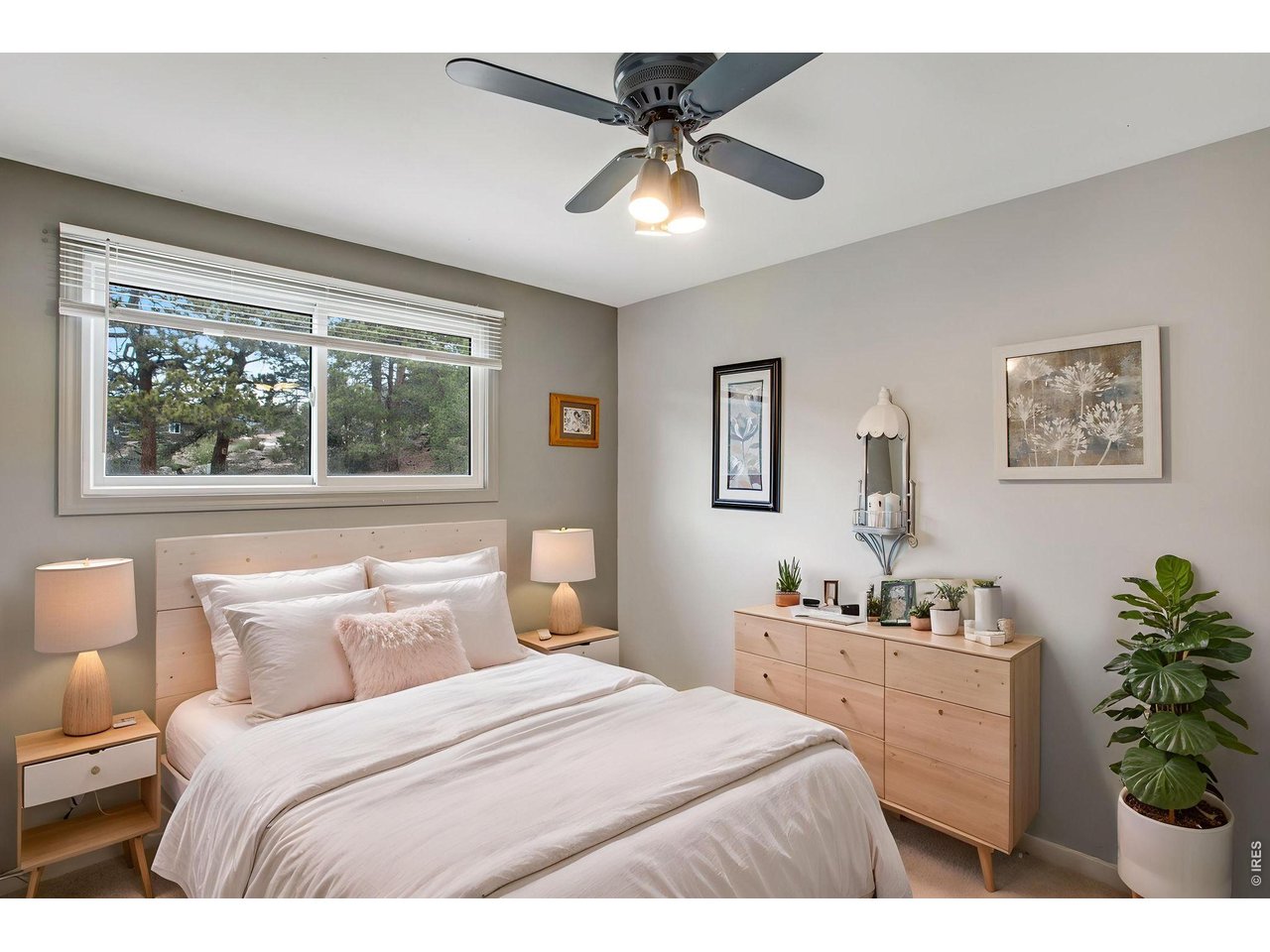 108 Meadowview Dr