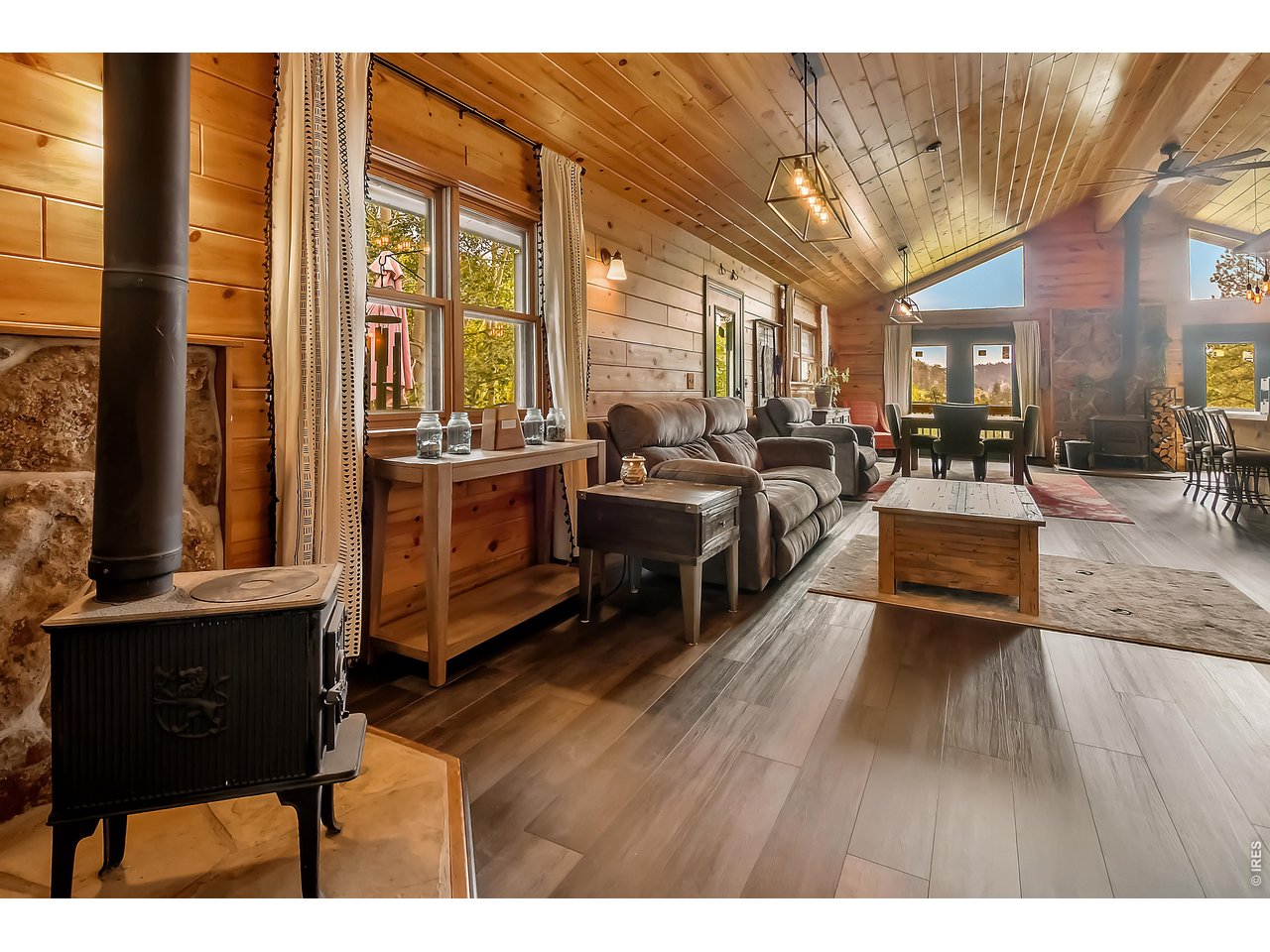 417 Dunraven Glade Rd