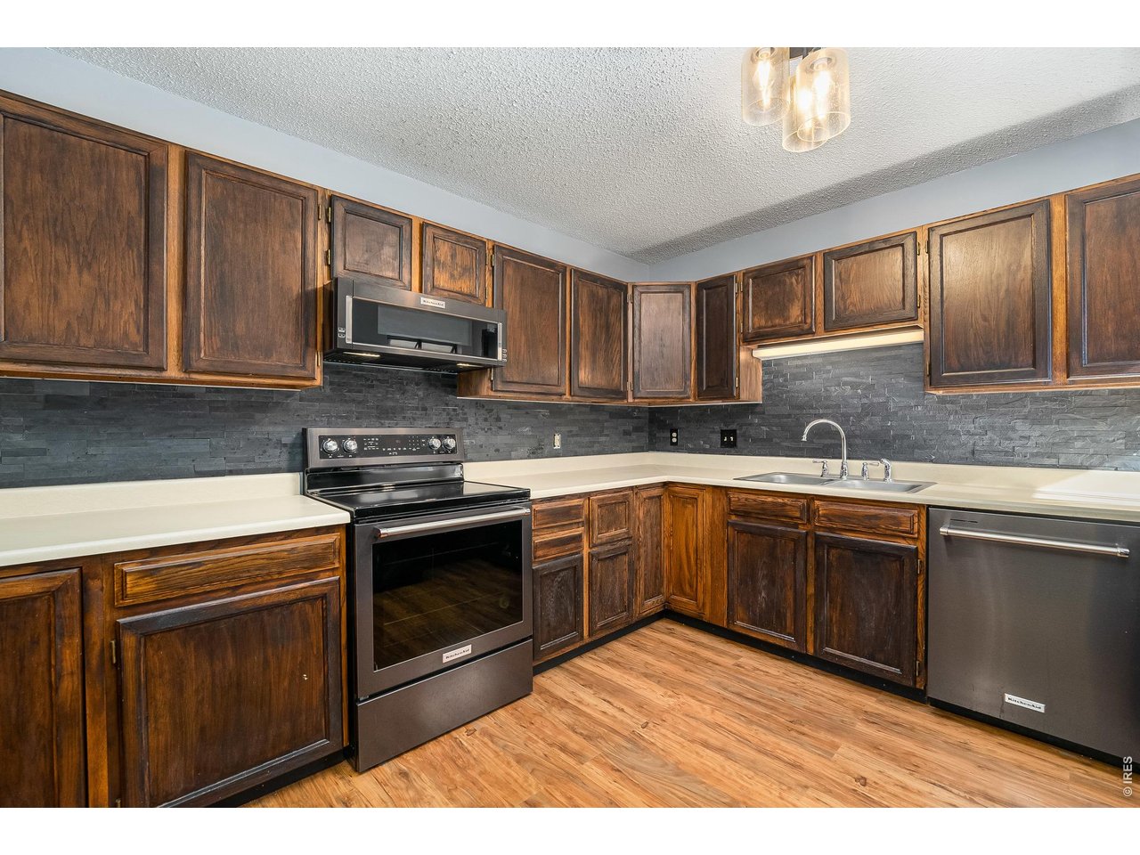1050 S Saint Vrain Ave E-4
