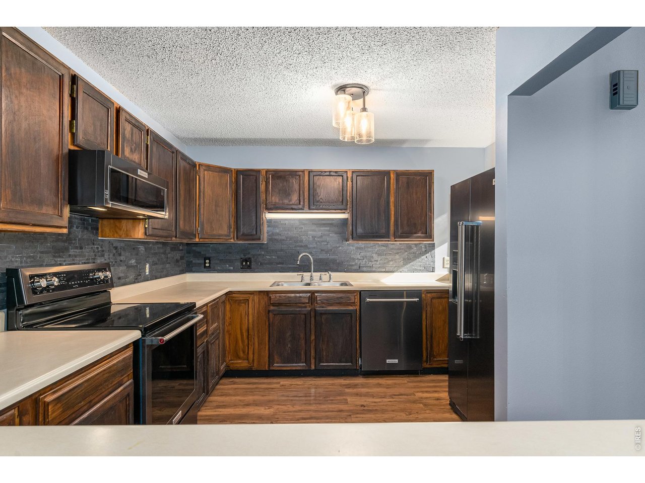 1050 S Saint Vrain Ave E-4