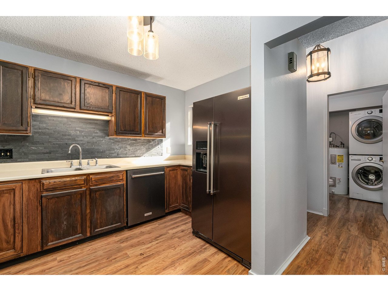 1050 S Saint Vrain Ave E-4