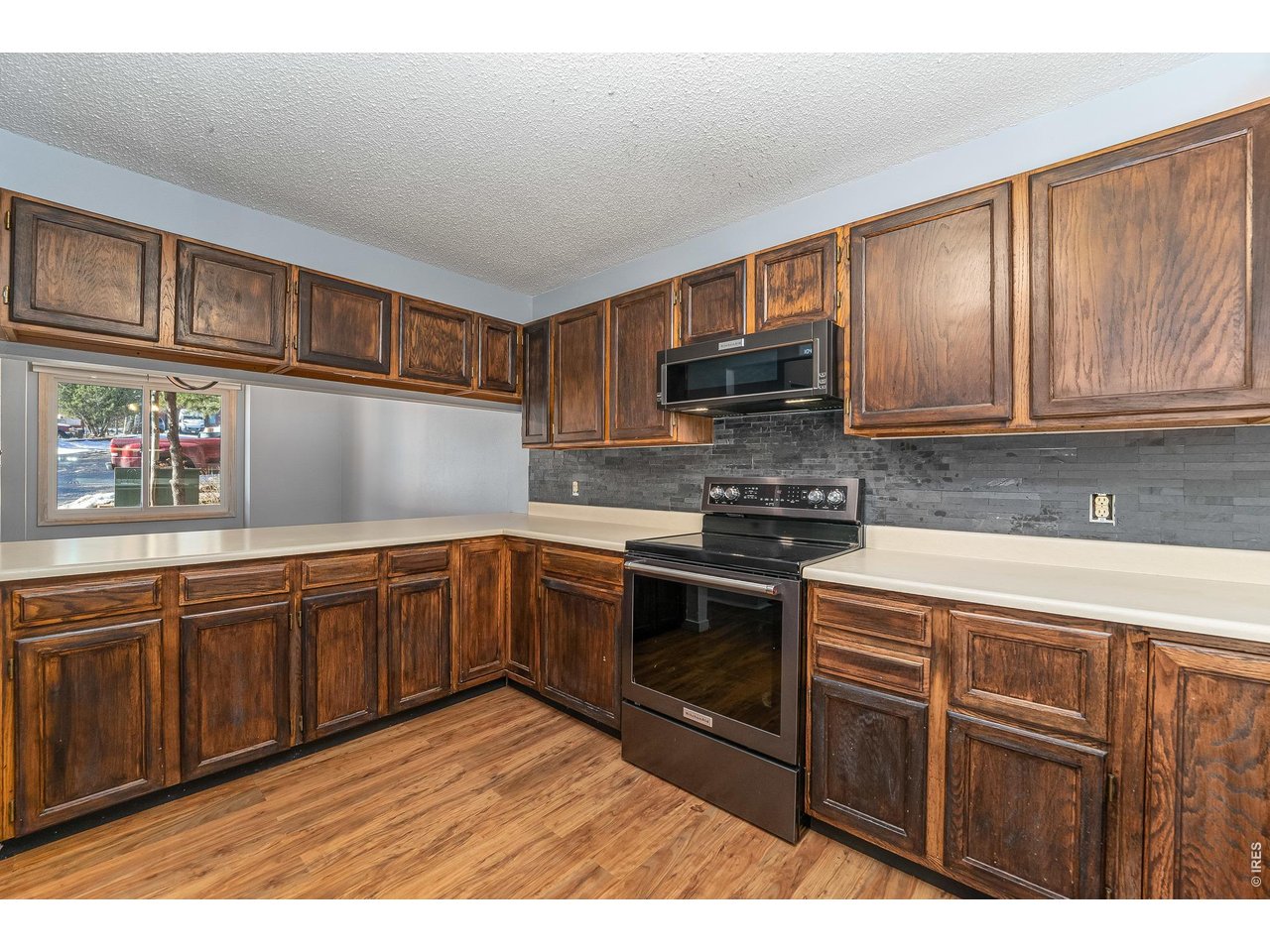 1050 S Saint Vrain Ave E-4