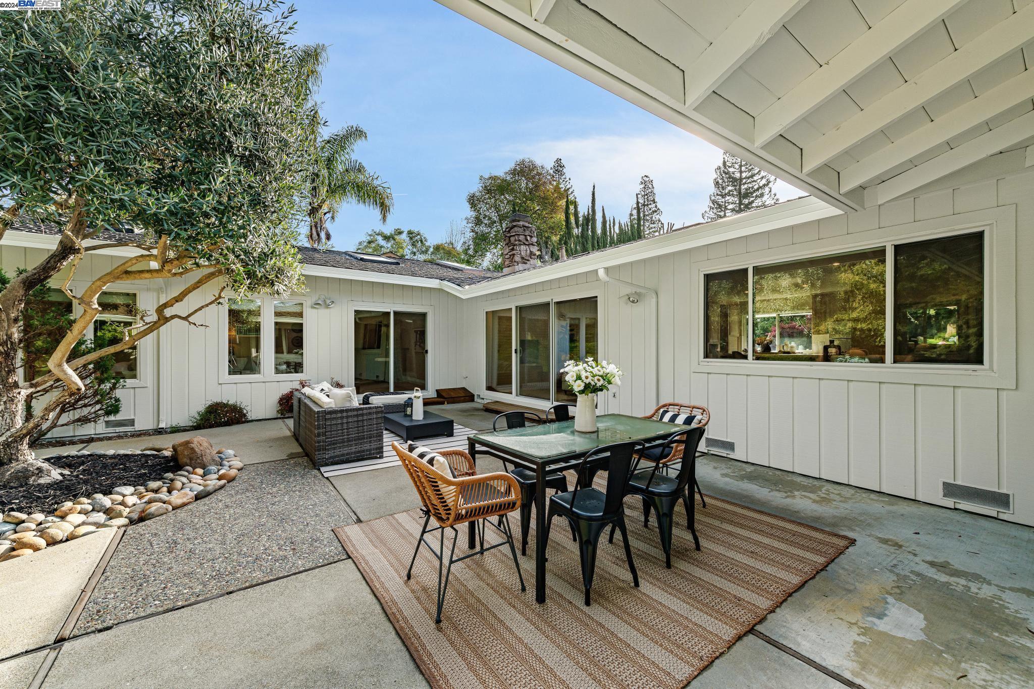 2439 Royal Oaks Drive