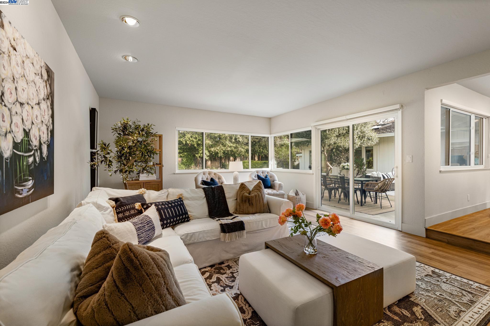 2439 Royal Oaks Drive