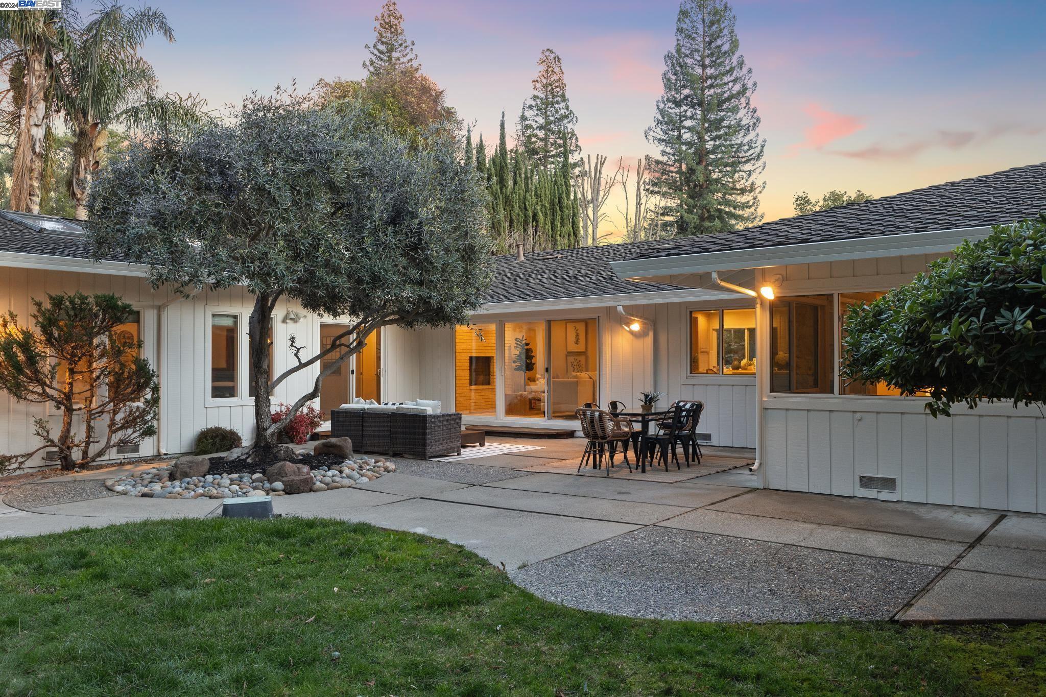 2439 Royal Oaks Drive