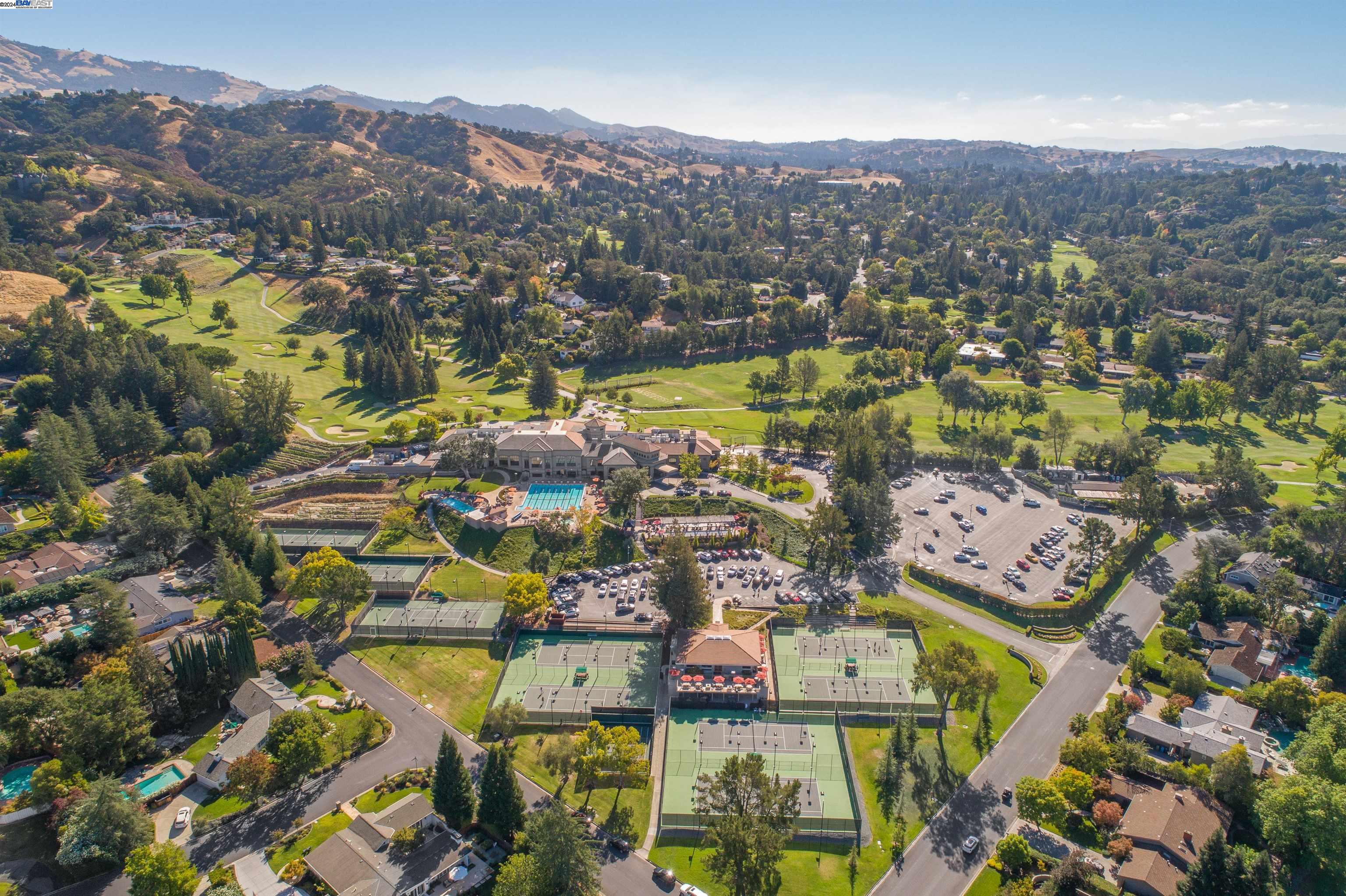 2439 Royal Oaks Drive