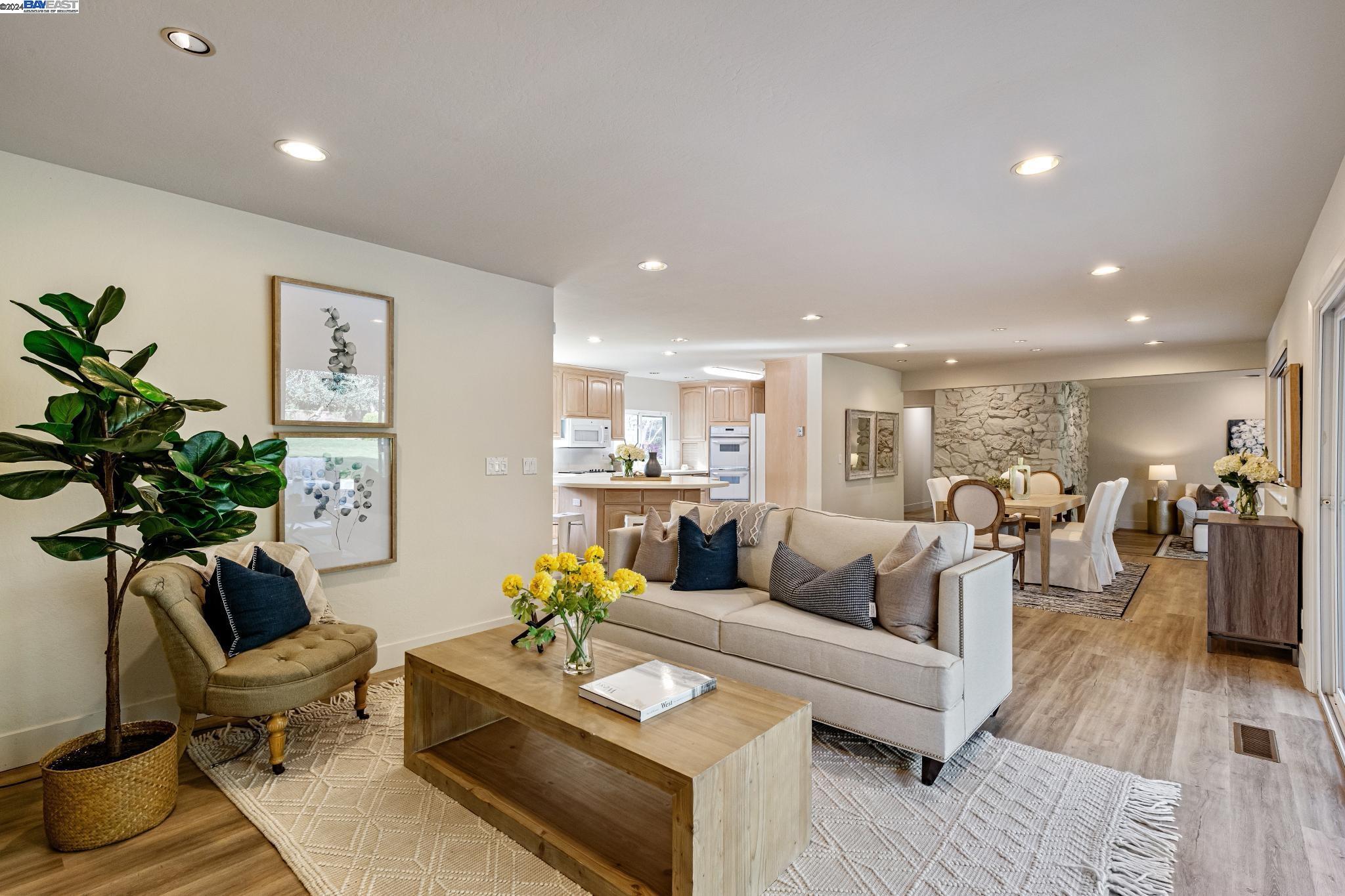 2439 Royal Oaks Drive