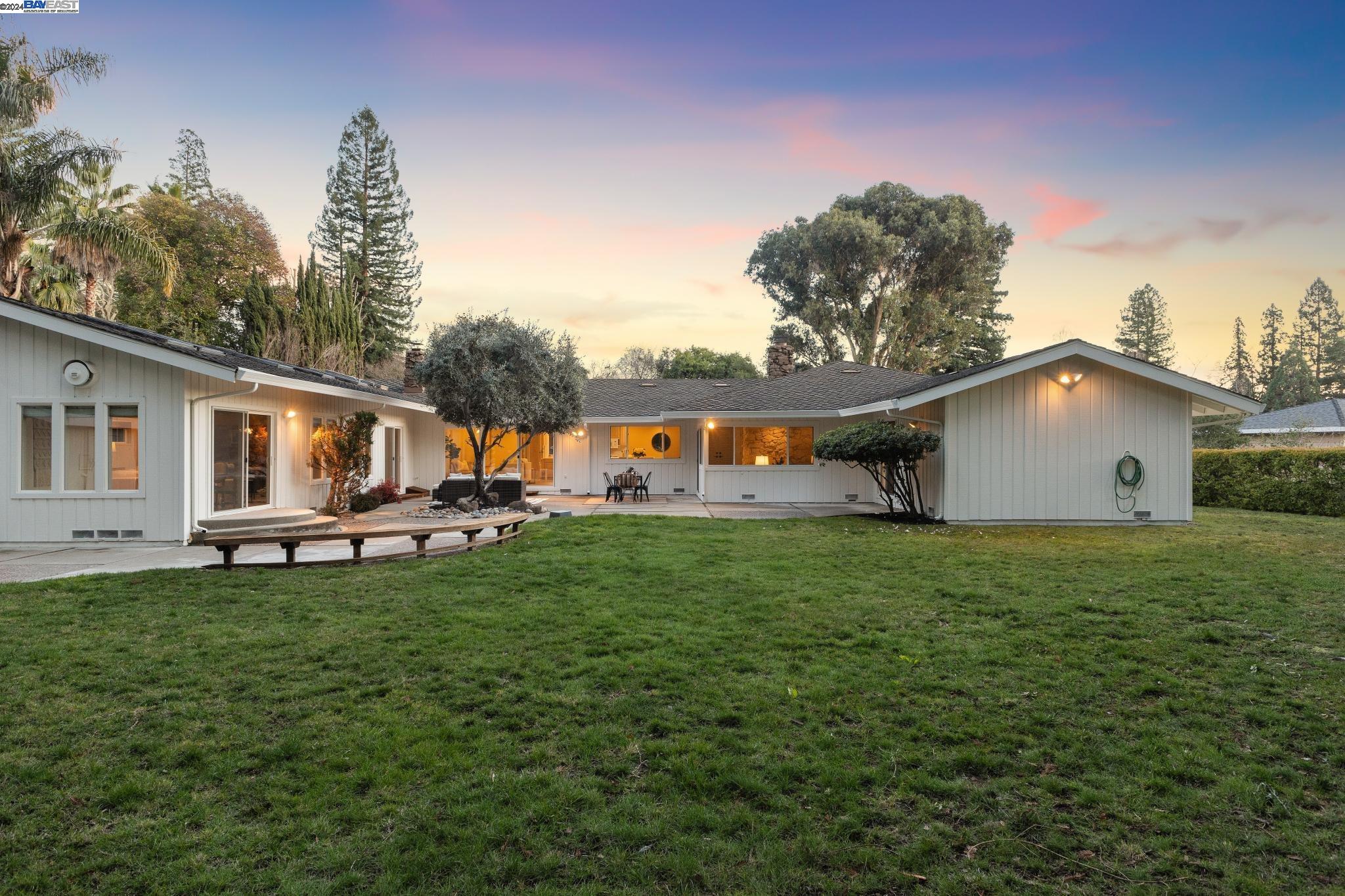 2439 Royal Oaks Drive