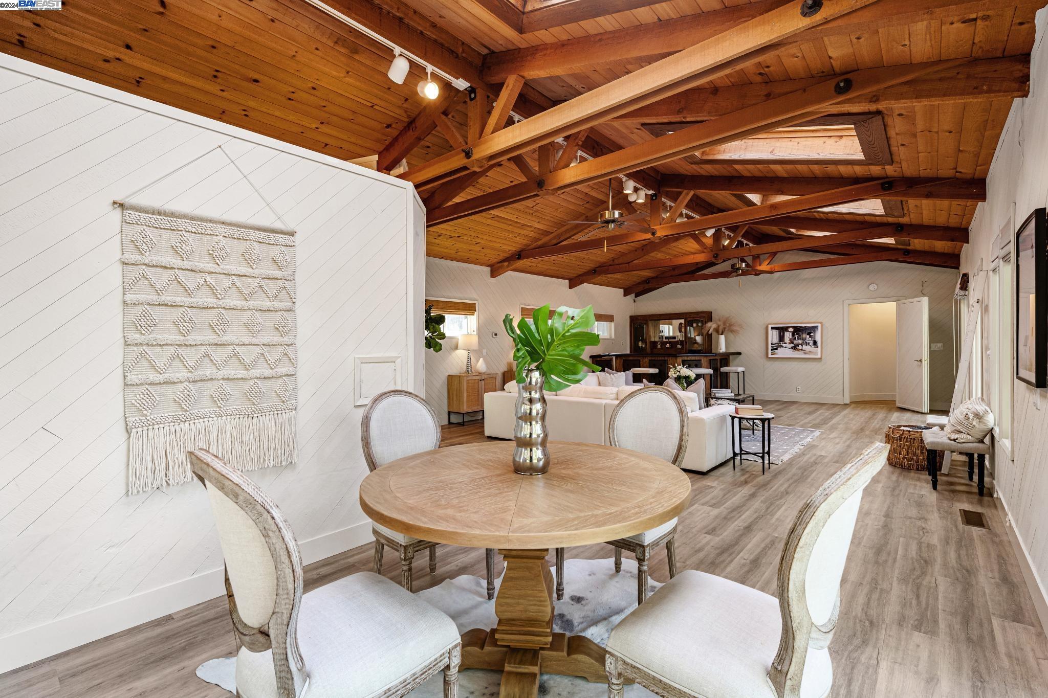 2439 Royal Oaks Drive