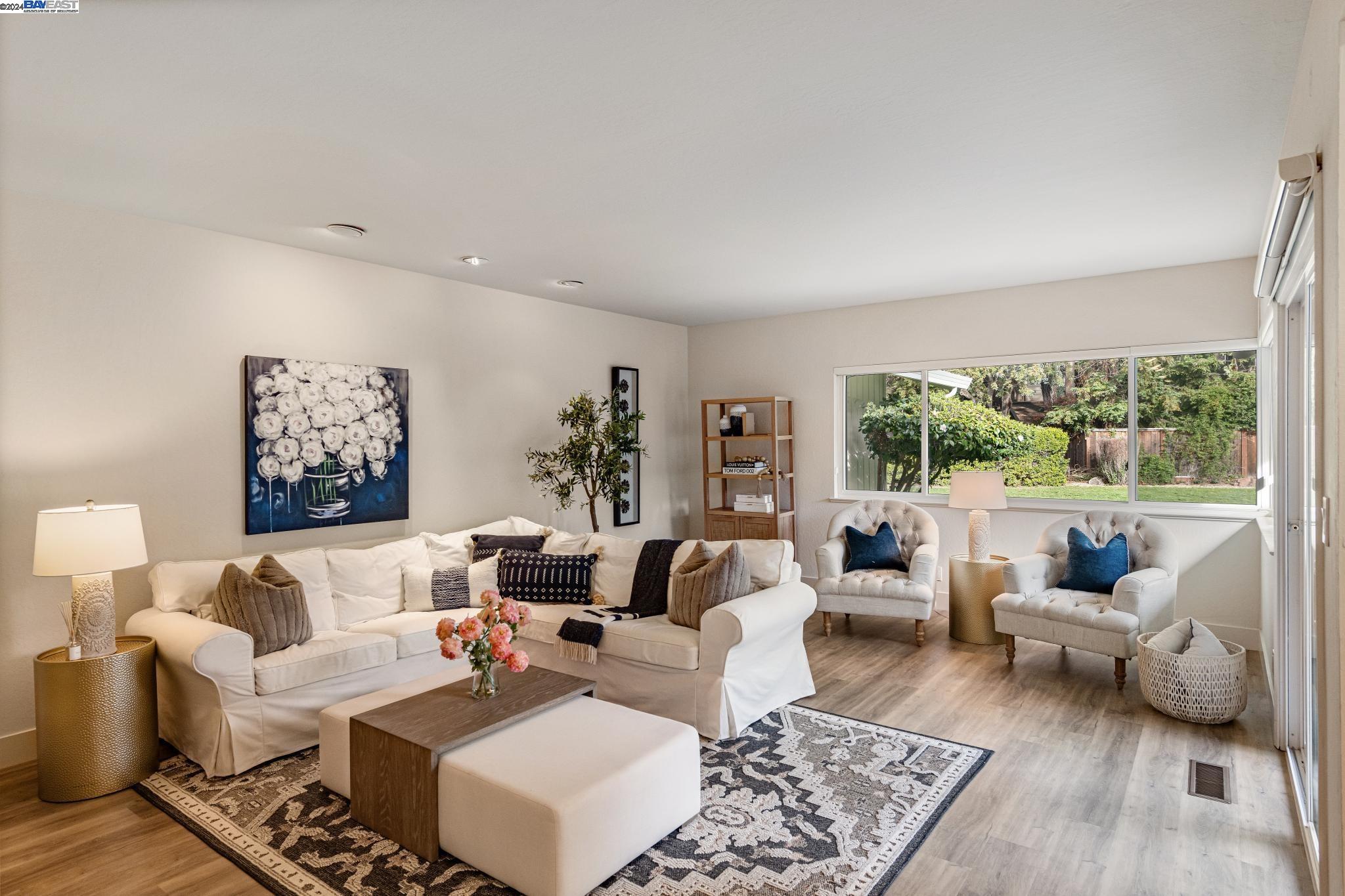 2439 Royal Oaks Drive