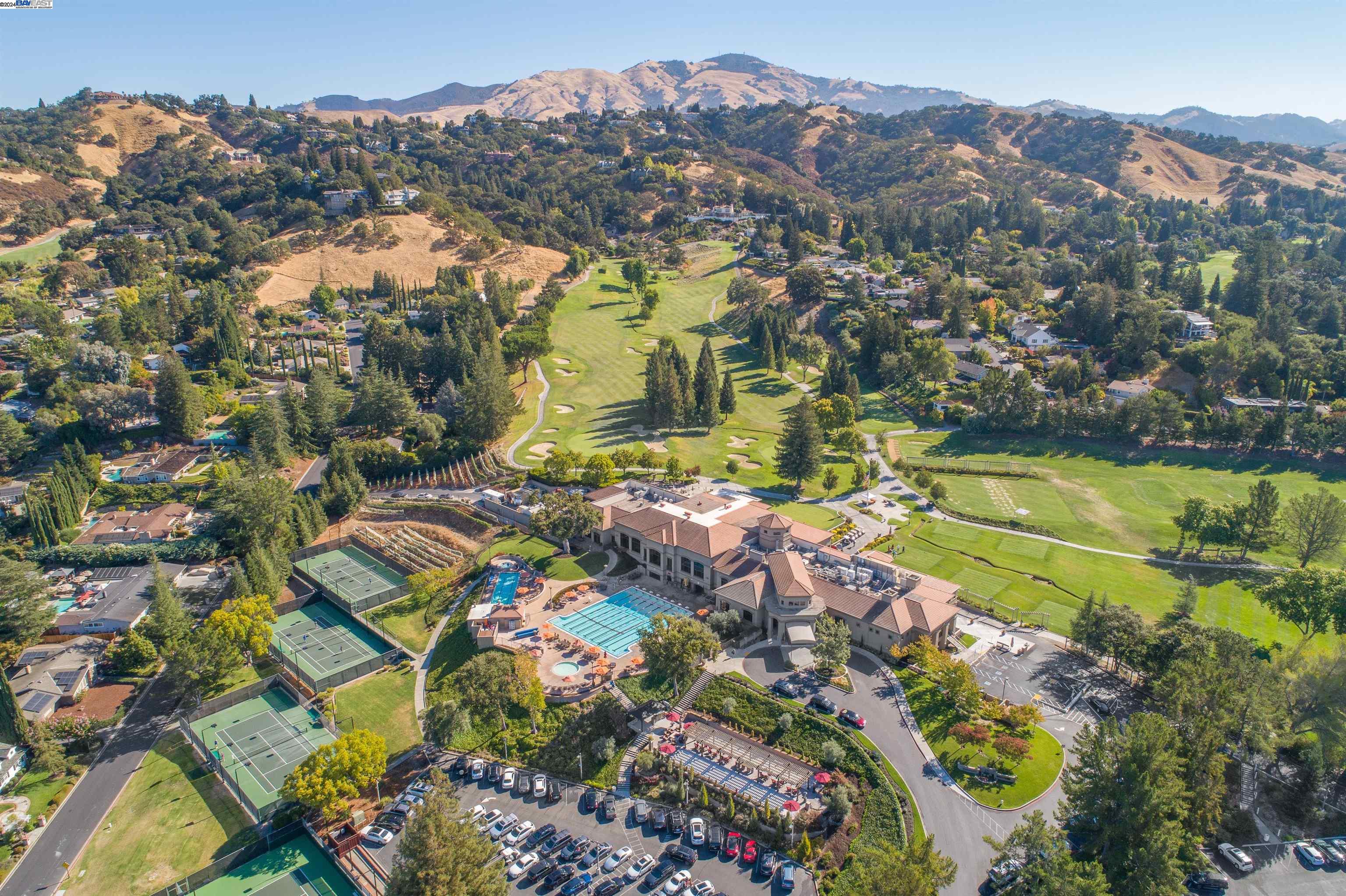 2439 Royal Oaks Drive