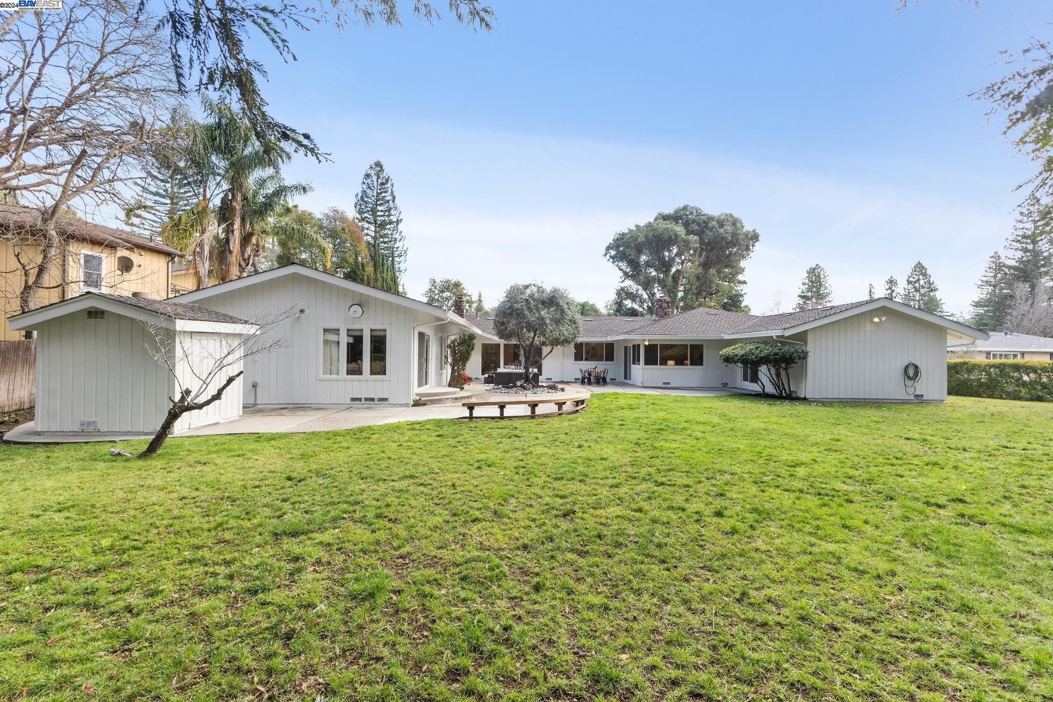 2439 Royal Oaks Drive