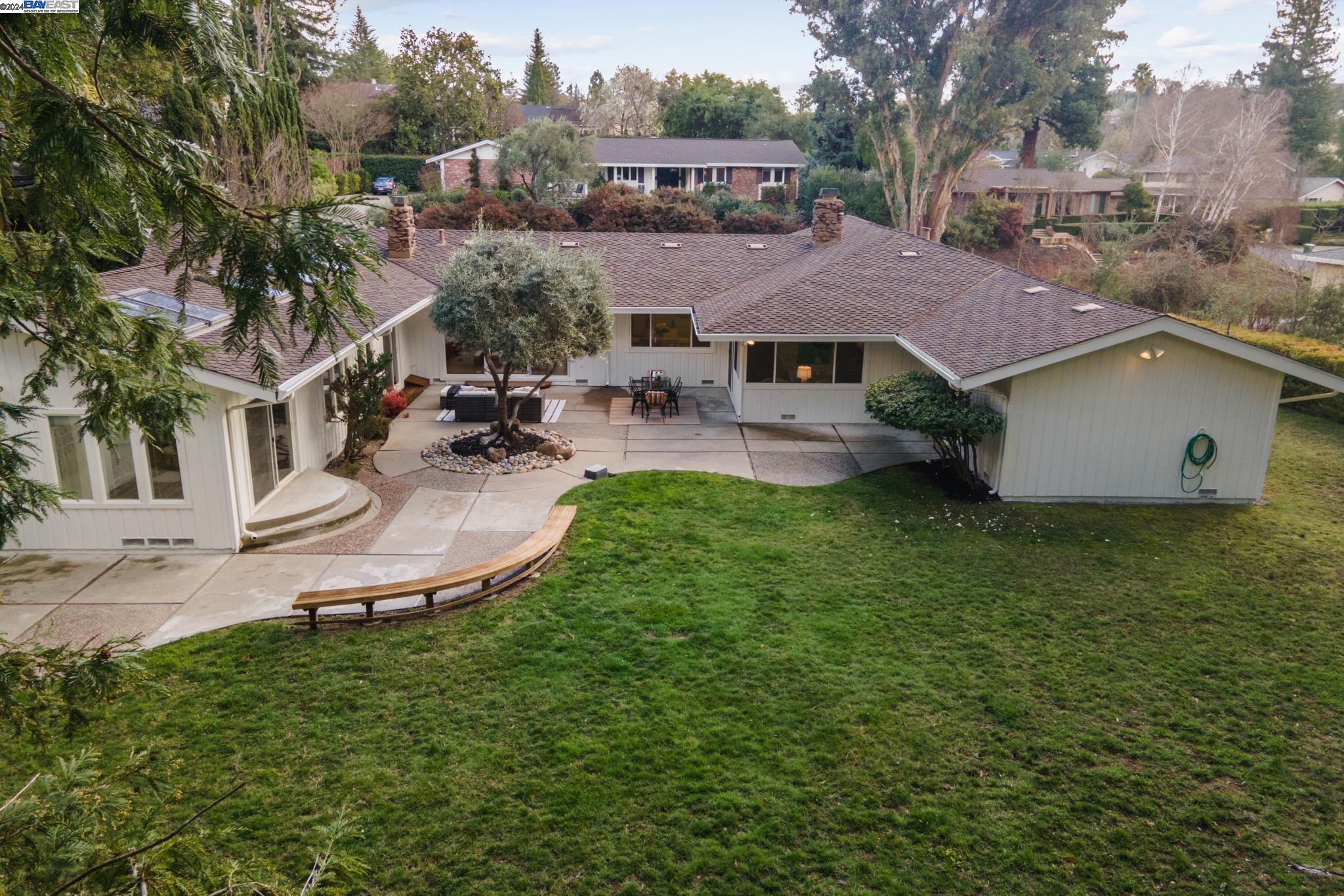 2439 Royal Oaks Drive
