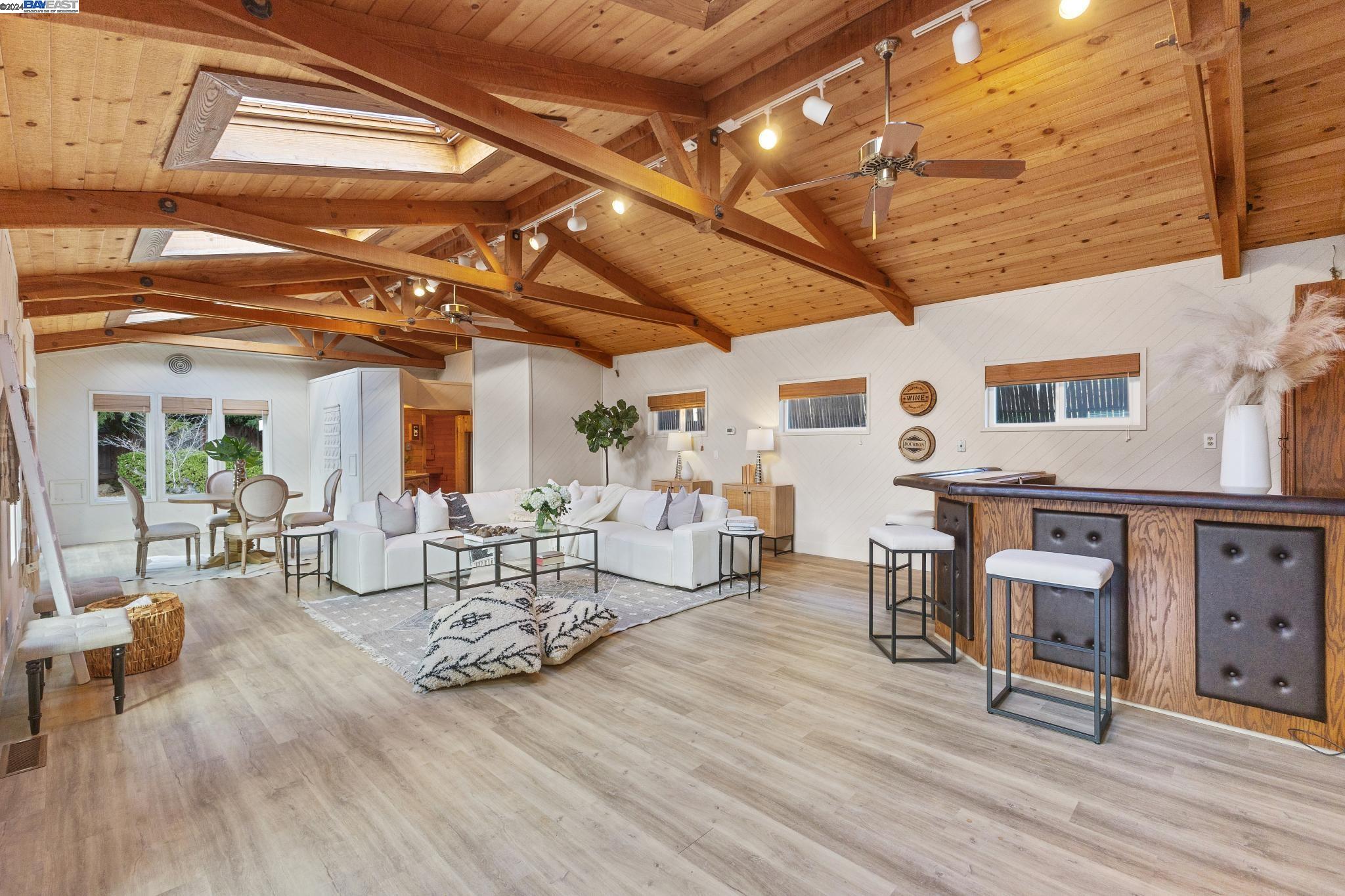 2439 Royal Oaks Drive